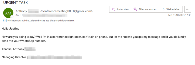 Ein Screenshot zeigt eine täuschend echte Nachricht, in der ein vermeintlicher Angestellter einen Mitarbeiter bittet, seine persönliche WhatsApp Nummer zu zusenden.